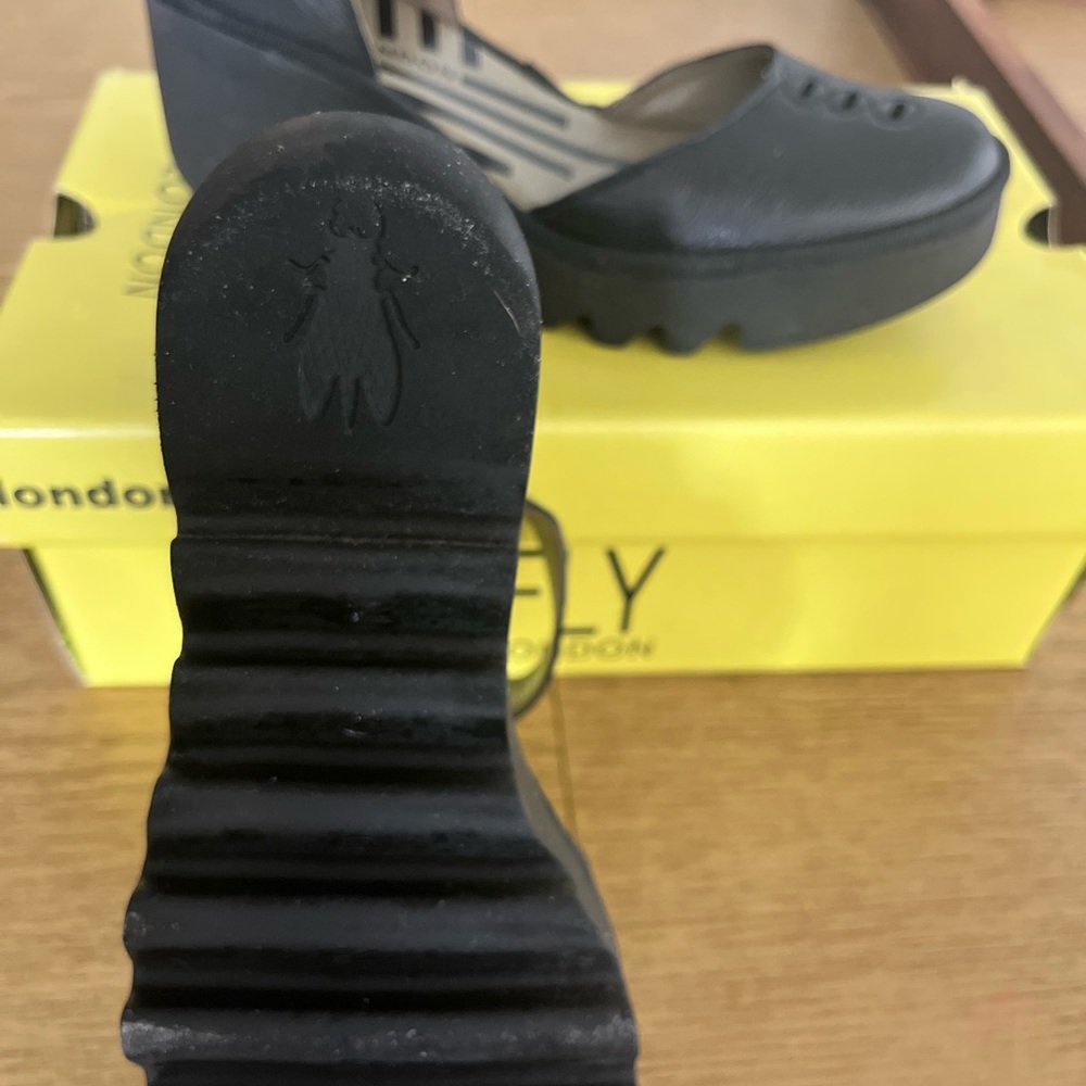 Fly London Black Leather Wedges - Picture 3 of 4